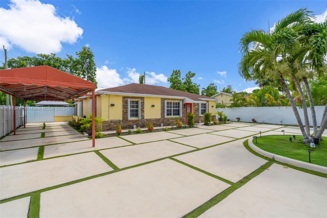 302 NW 100th St, Miami, Флорида 33150, Соединенные Штаты