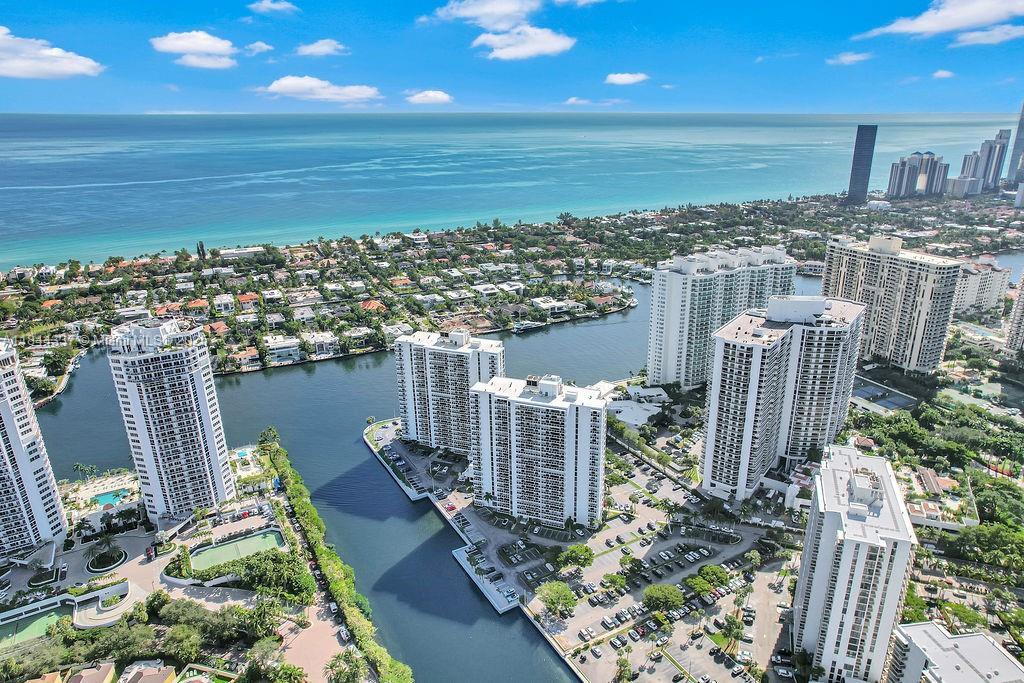 20515 E Country Club Dr 1042, Aventura, Florida 33180