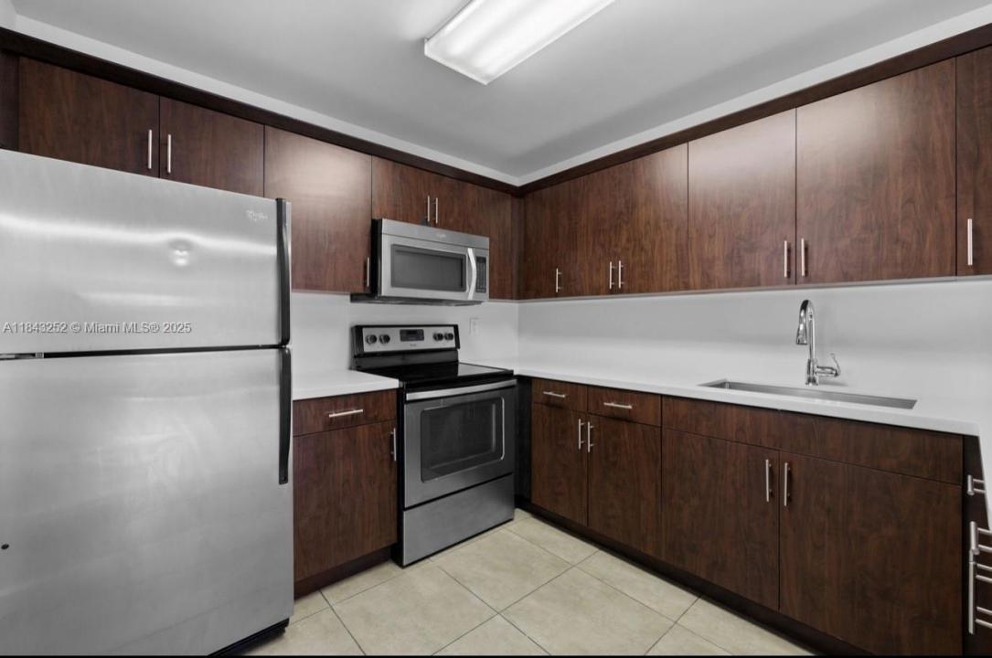 6940 Miami Gardens Dr 1-330, Hialeah, Floride 33015, États-Unis