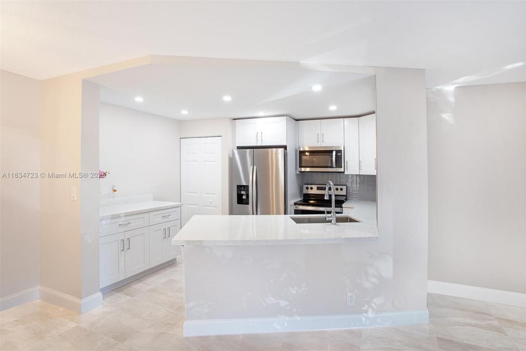7527 S Oriole Blvd 101, Delray Beach, Florida 33446