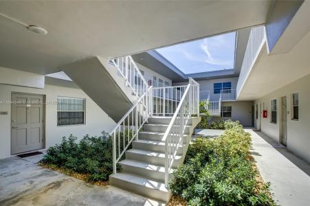1720 Cleveland St 206E, Hollywood, Florida 33020, USA