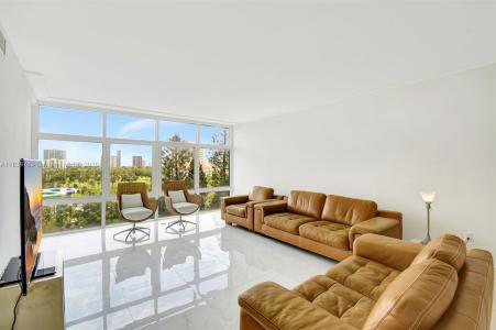20100 W Country Club Dr 1005, Aventura, Florida 33180, USA