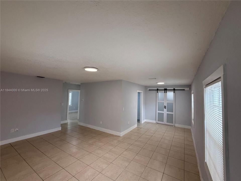 12010 NW 8th Ave, North Miami, 플로리다 33168, 미국