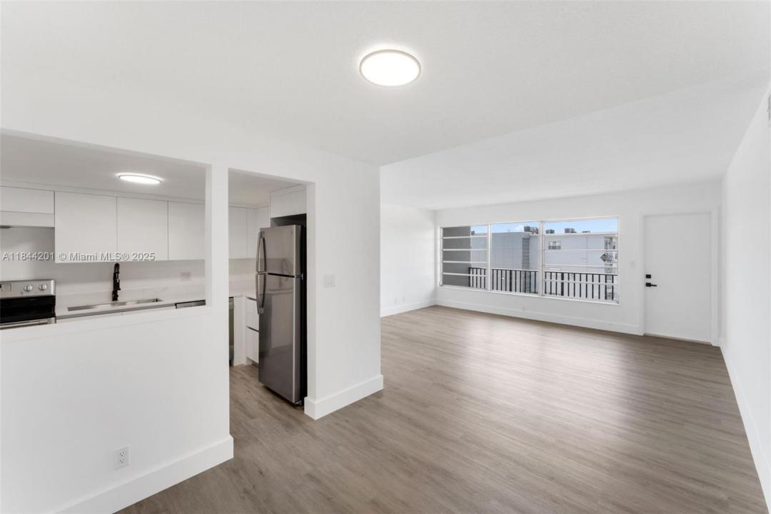 1400 NE 169th St 303, Miami, Florida 33162