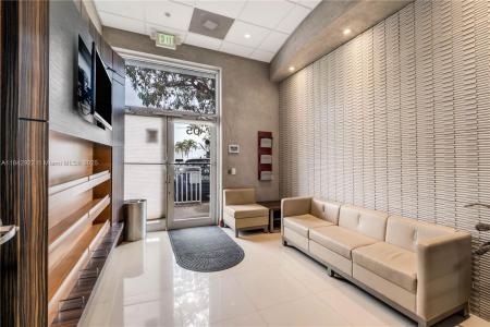 7620 NW 25th St 5, Miami, Florida 33122, USA
