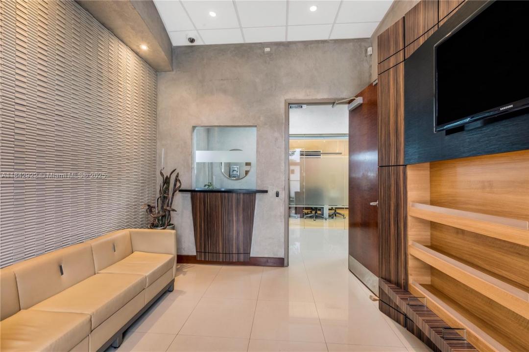 7620 NW 25th St 5, Miami, Flórida 33122, Estados Unidos