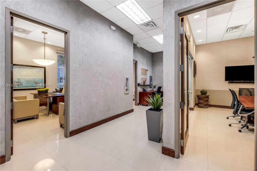 7620 NW 25th St 5, Miami, Flórida 33122, Estados Unidos