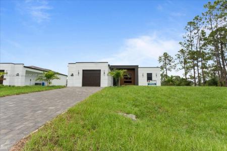 727 Colyer ST E, Other City - In The State Of Florida, Florida 33974, USA