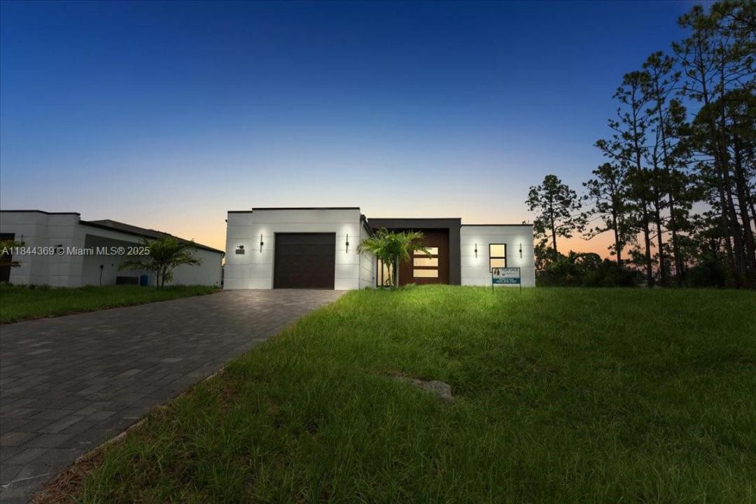727 Colyer ST E, Other City - In The State Of Florida, 佛罗里达州 33974, 美国
