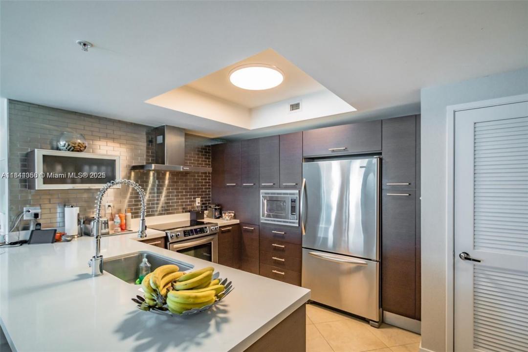 250 Sunny Isles Blvd 31203, Sunny Isles Beach, 佛罗里达州 33160, 美国