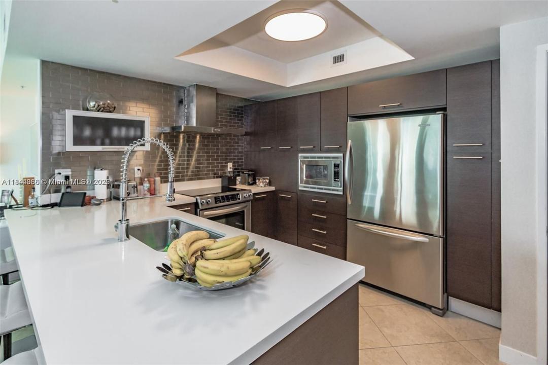 250 Sunny Isles Blvd 31203, Sunny Isles Beach, 佛罗里达州 33160, 美国
