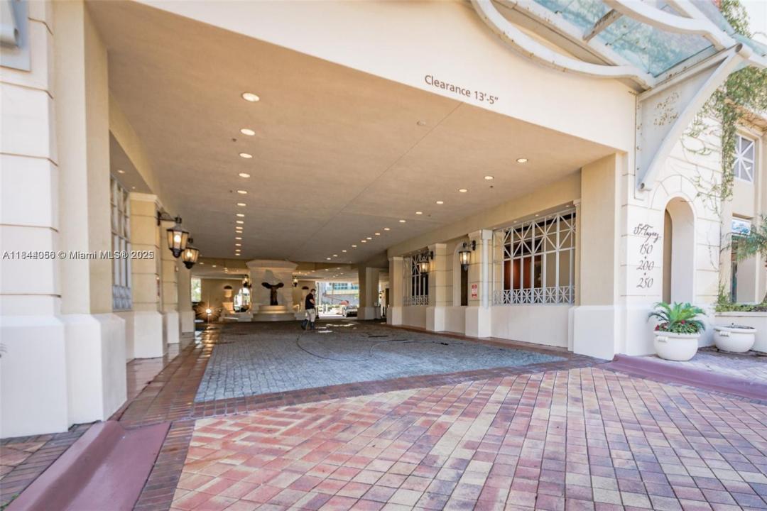 250 Sunny Isles Blvd 31203, Sunny Isles Beach, 佛罗里达州 33160, 美国