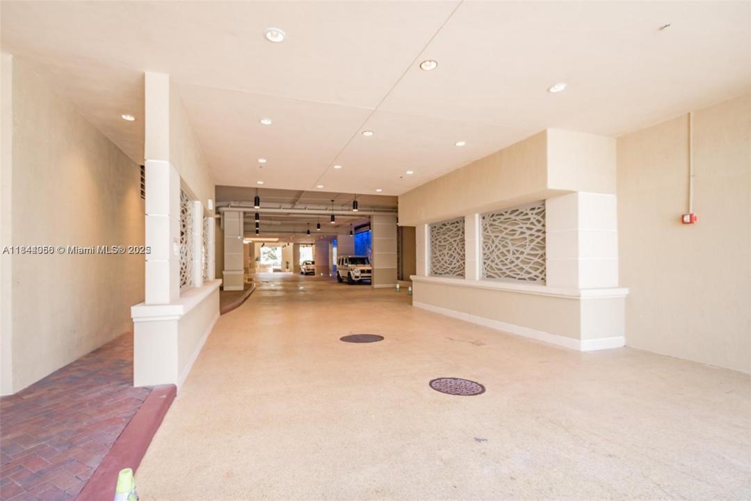 250 Sunny Isles Blvd 31203, Sunny Isles Beach, 佛罗里达州 33160, 美国