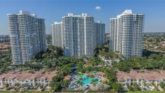 21150 Point Pl 406, Aventura, Florida 33180, USA