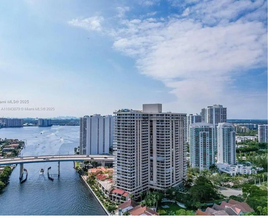 19355 turnberry way PHK, Aventura, Florida 33180, Stati Uniti