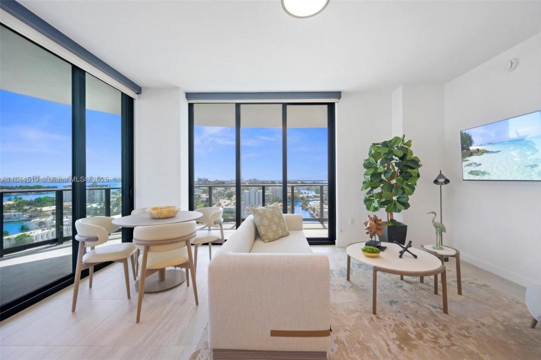 580 72nd St 1210, Miami Beach, Floride 33141, États-Unis