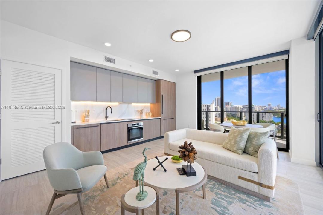 580 72nd St 1210, Miami Beach, Floride 33141, États-Unis