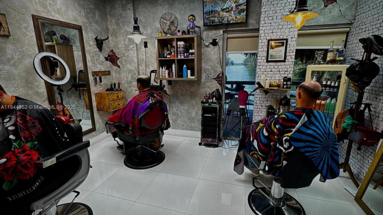 2475 NW 95th Ave 4, Doral, Florida 33172, Stati Uniti