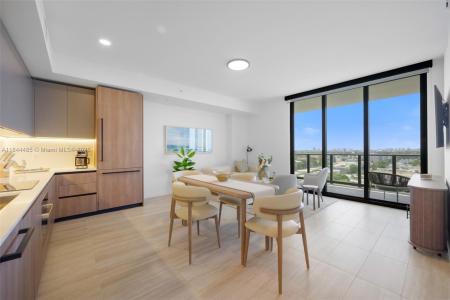 580 72nd St 1009, Miami Beach, Florida 33141, USA