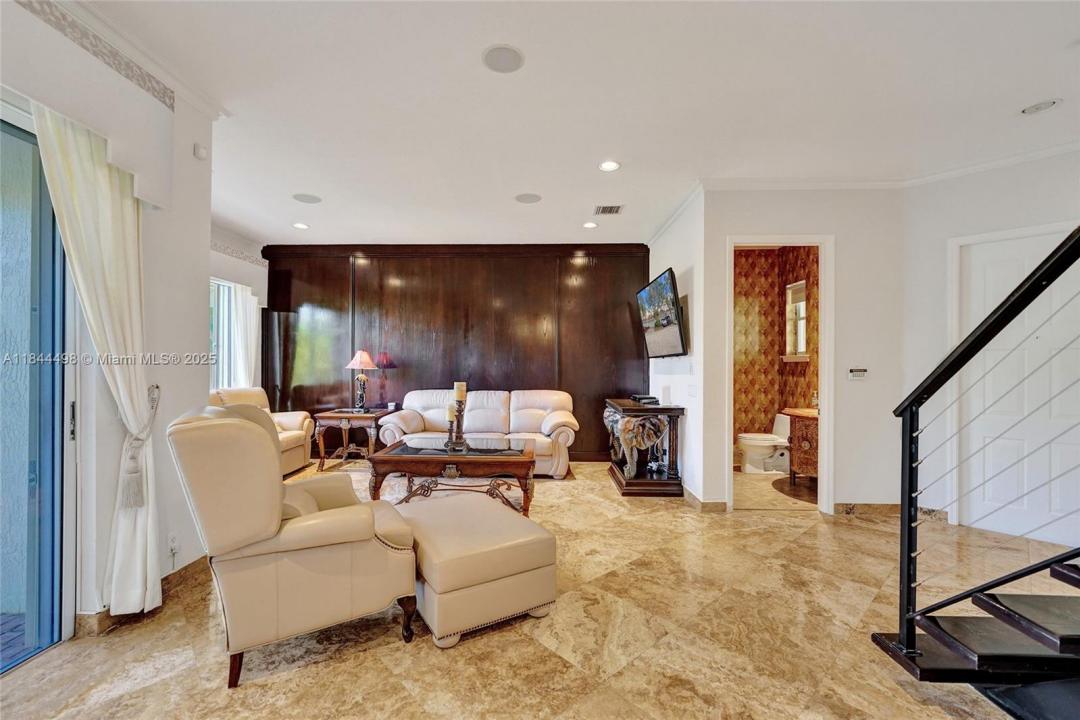 1375 Harbor Vw E, Hollywood, فلوريدا 33019, الولايات المتحدة