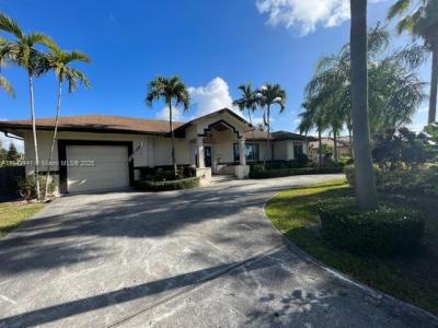 10375 SW 111th St, Miami, Florida 33176, USA