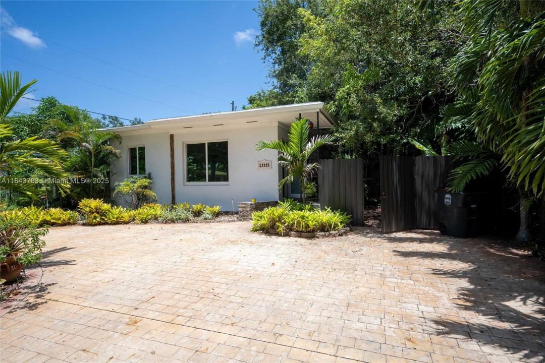 13325 NE 10th Ave, North Miami, Flórida 33161, Estados Unidos