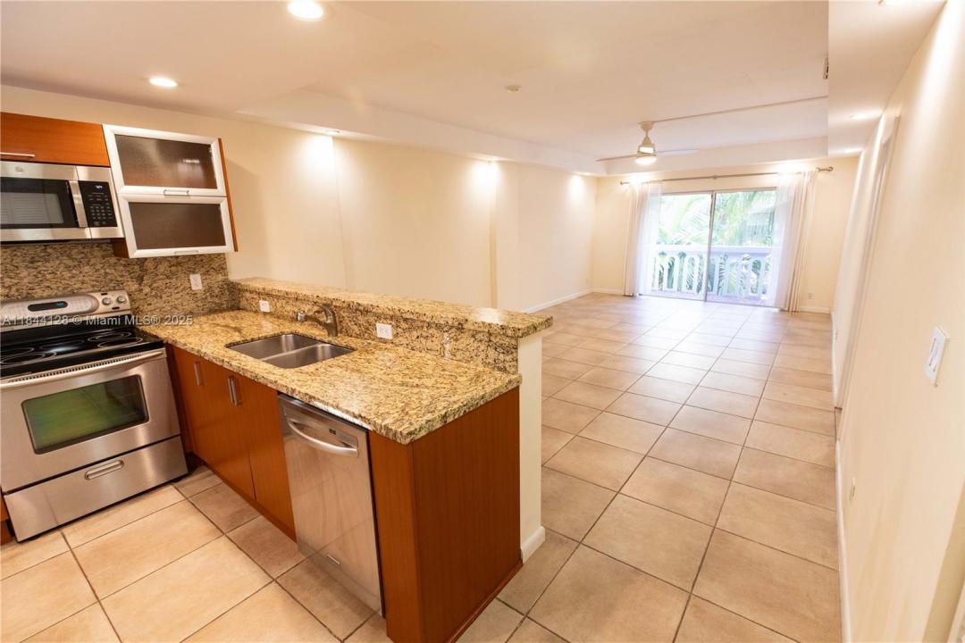 100 Edgewater Dr 336, Coral Gables, Florida 33133