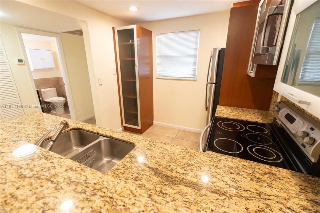100 Edgewater Dr 336, Coral Gables, Florida 33133