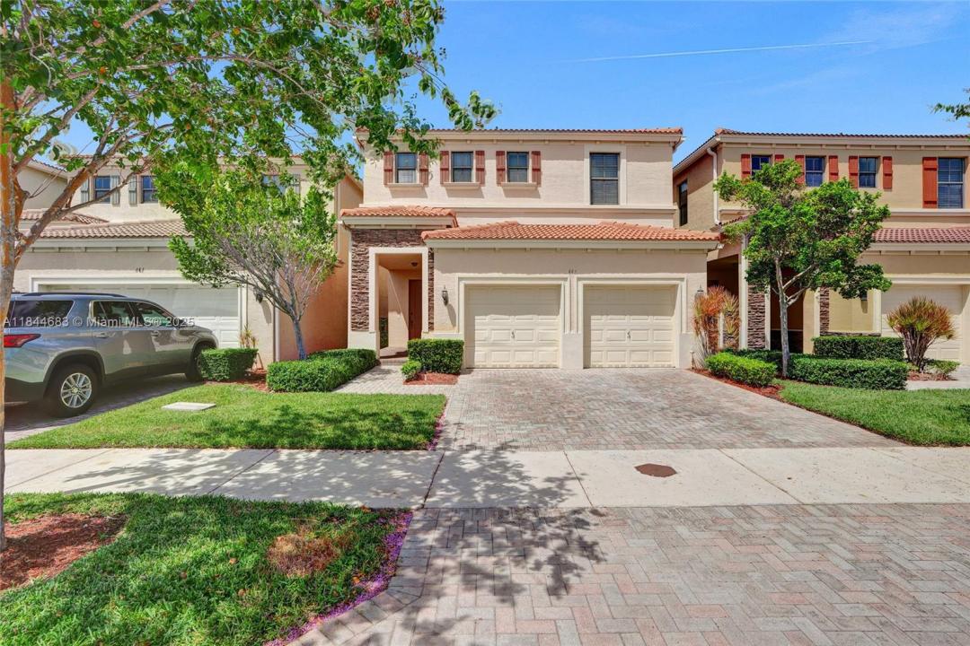 643 NE 191st Ter, Miami, Florida 33179, Estados Unidos