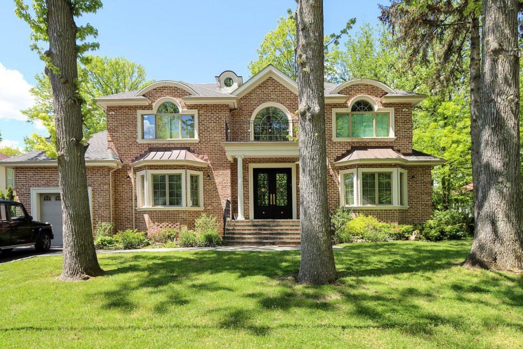 10 Woodbourne Road, North Hempstead, New York 11023, Amerika Birleşik Devletleri