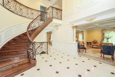 10 Woodbourne Road, North Hempstead, New York 11023, Amerika Birleşik Devletleri