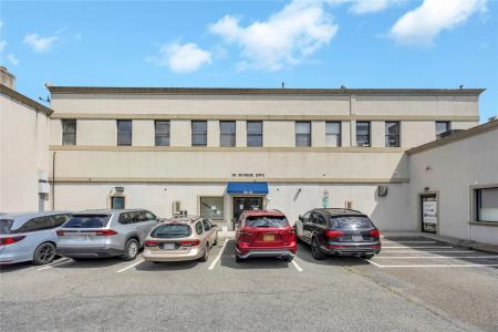 184 Sunrise Highway, Hempstead, Nowy Jork 11570, USA