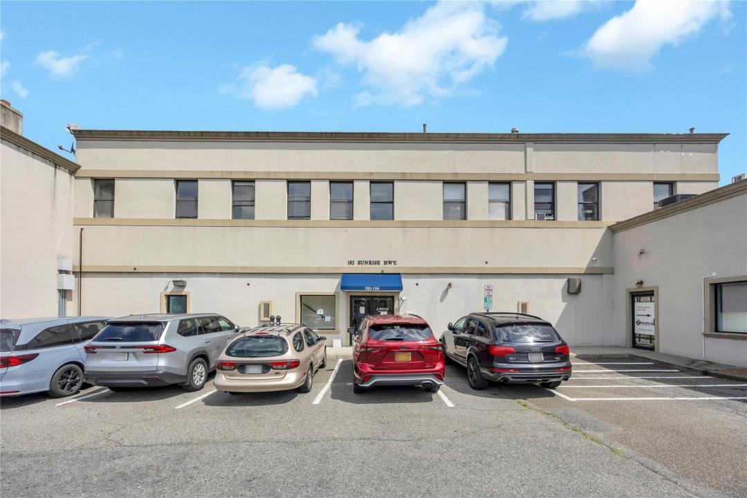 184 Sunrise Highway, Hempstead, New York 11570, HOA KỲ