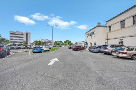 184 Sunrise Highway, Hempstead, New York 11570, HOA KỲ