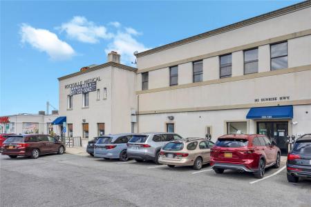 184 Sunrise Highway, Hempstead, New York 11570, HOA KỲ