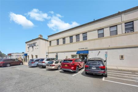 184 Sunrise Highway, Hempstead, New York 11570, HOA KỲ