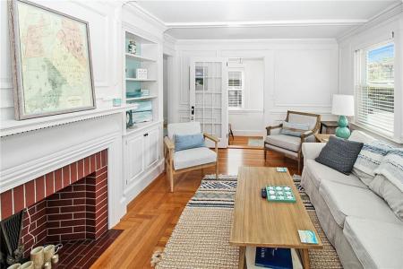 28 W Narragansett Avenue, Newport, RI 02840, USA