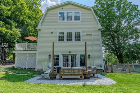 6 Limerock Road, Smithfield, RI 02917, USA