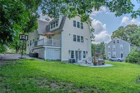 6 Limerock Road, Smithfield, RI 02917, USA