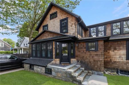 14 Robinson Street, Narragansett, Rhode Island 02882