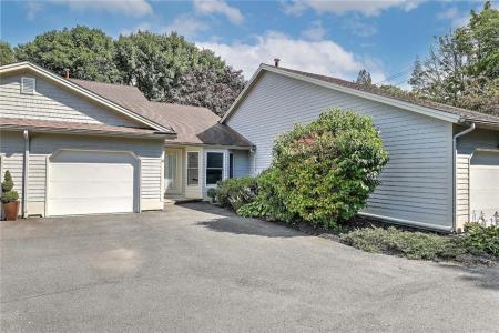 12 Valley Lane 12, Portsmouth, Rhode Island 02871