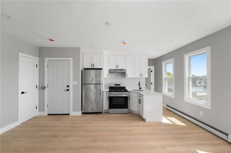 735 Broadway 3F, Pawtucket, Rhode Island 02861