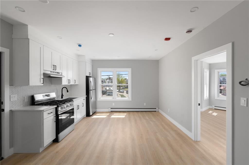 735 Broadway 2F, Pawtucket, רוד איילנד 02861, ארצות הברית של אמריקה 