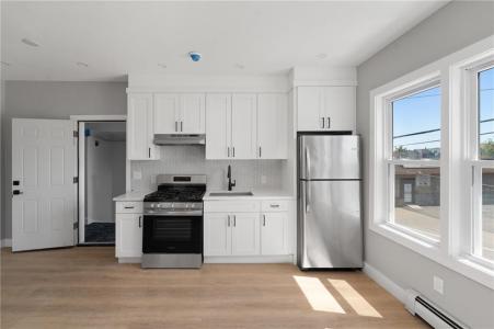 735 Broadway 2F, Pawtucket, רוד איילנד 02861, ארצות הברית של אמריקה 