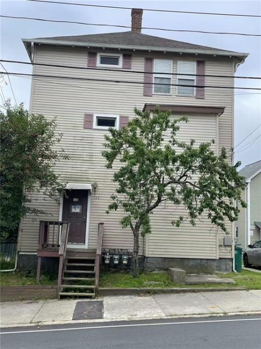 133 East School Street, Woonsocket, רוד איילנד 02895, ארצות הברית של אמריקה