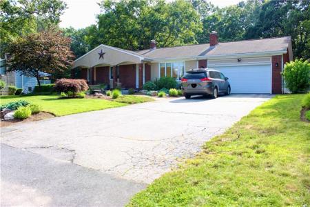 25 Beechnut Drive, Johnston, RI 02919, USA