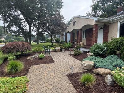 25 Beechnut Drive, Johnston, Rhode Island 02919