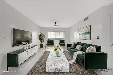 2620 S University Dr 109, Davie, Florida 33328, USA