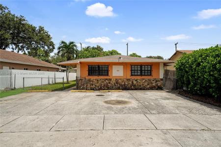 1935 NW 95th Ter, Miami, Florida 33147, USA