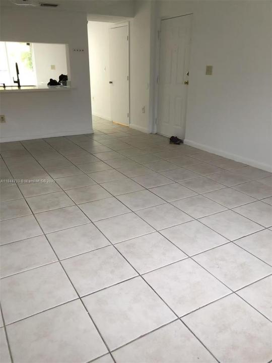 14931 SW 82nd Ter 4-205, Miami, Florida 33193, Estados Unidos